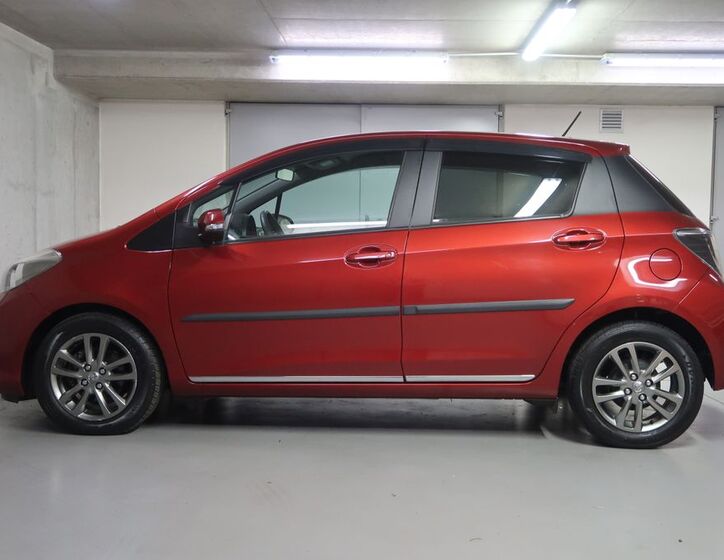 Toyota Yaris 8