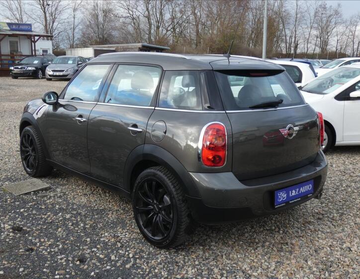 Mini Countryman 6