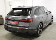 Audi Q7 4