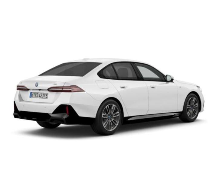 BMW i5 2