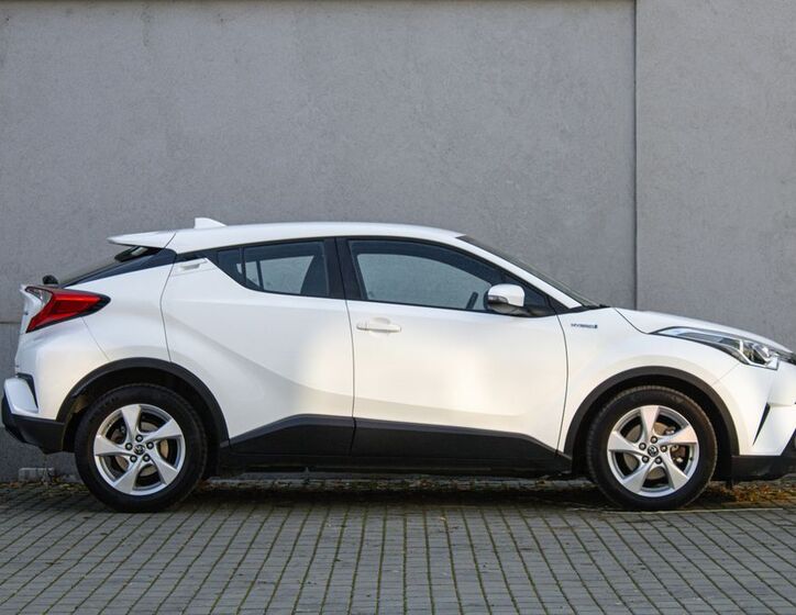 Toyota C-HR 4