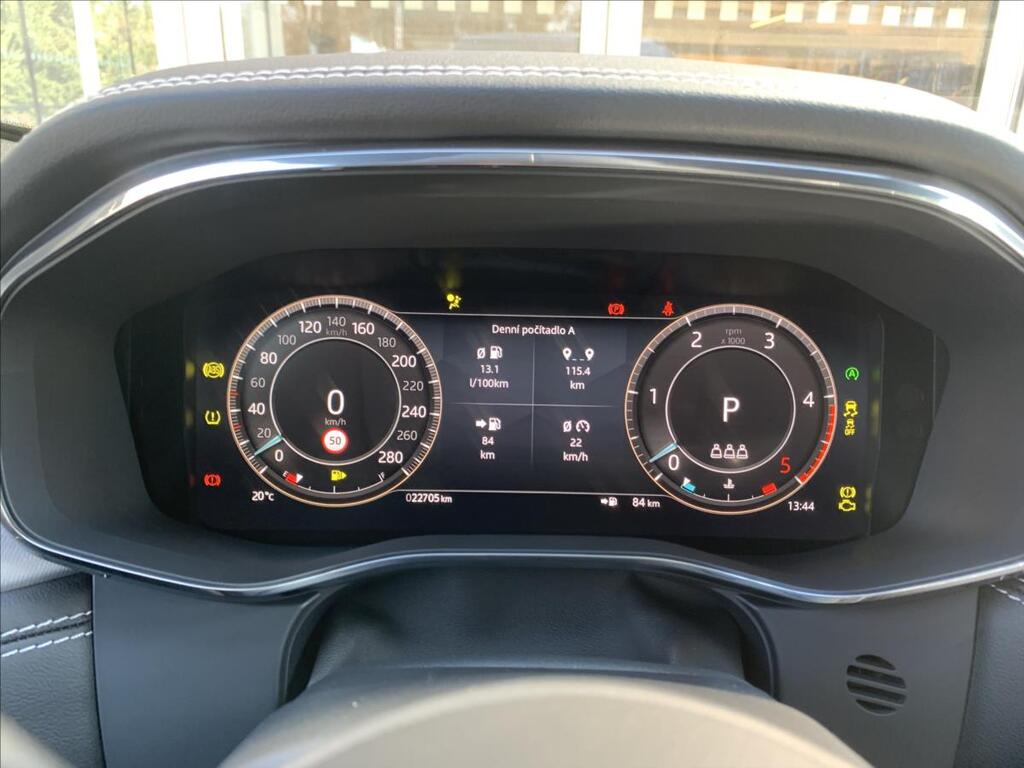 Jaguar F-Pace 18