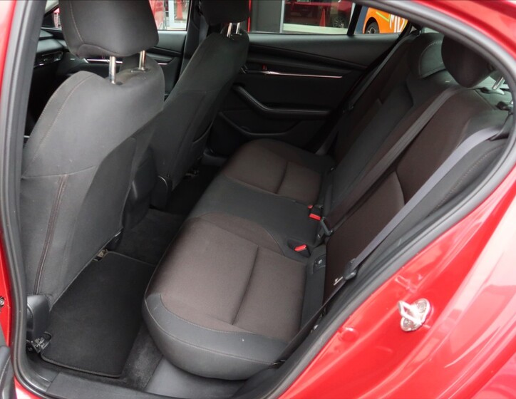 Mazda 3 9