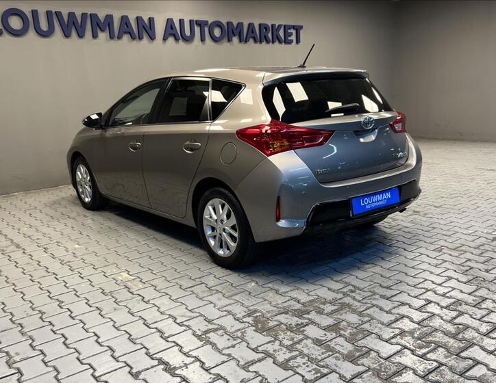 Toyota Auris 15