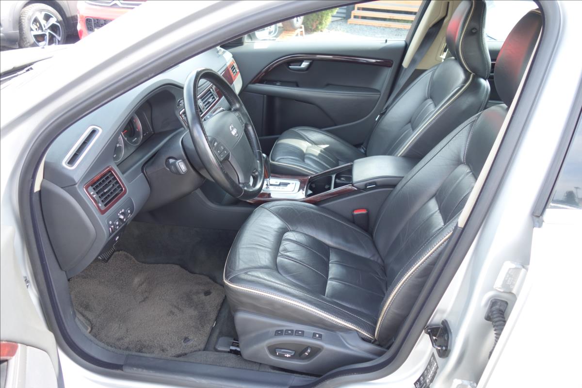 Volvo S80