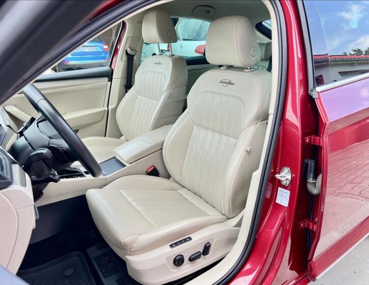 Škoda Superb 9