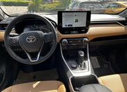 Toyota RAV4 8