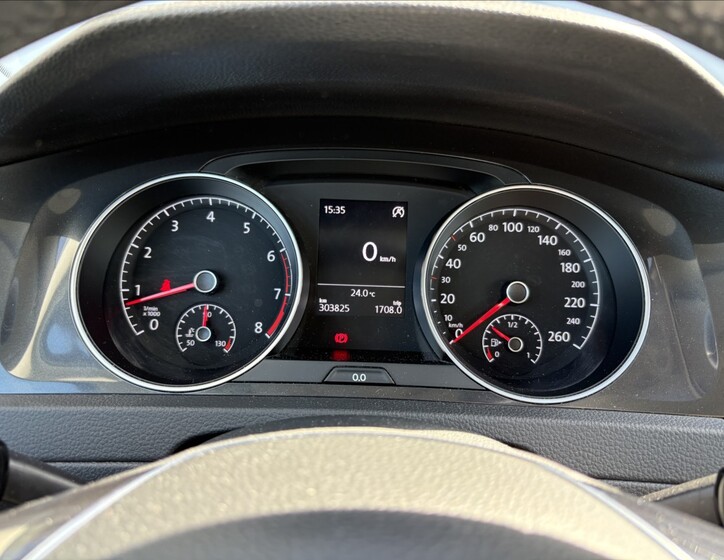 Volkswagen Golf 10