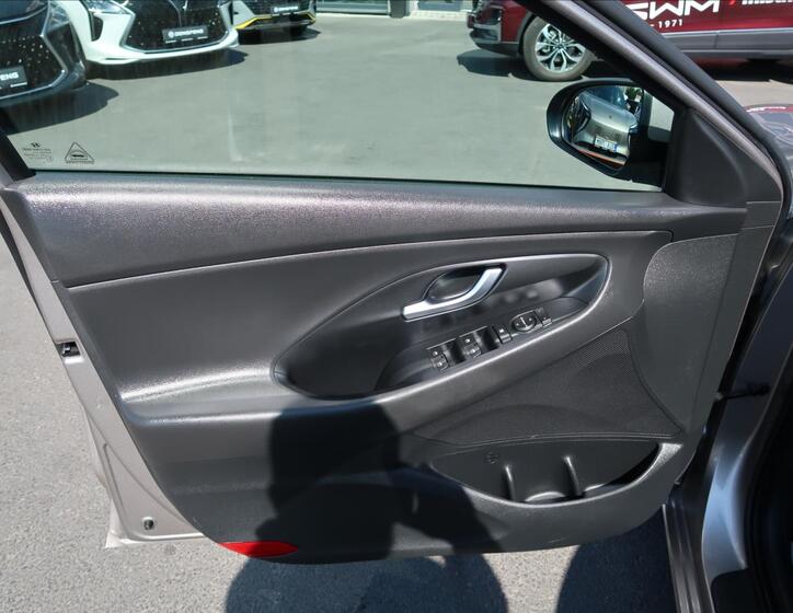Hyundai i30 19