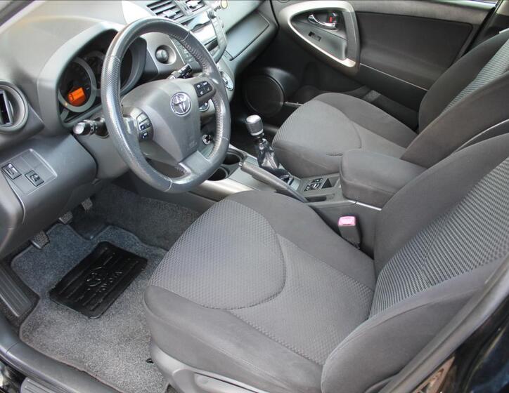 Toyota RAV4 7