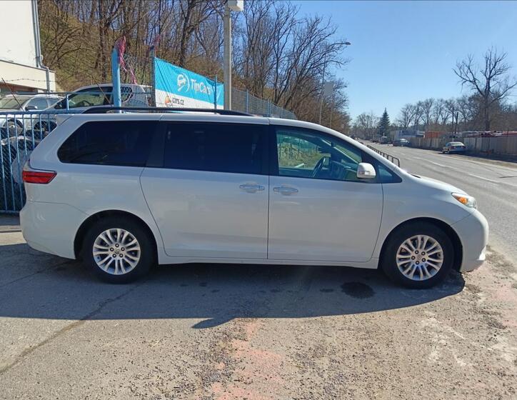 Toyota Sienna 14
