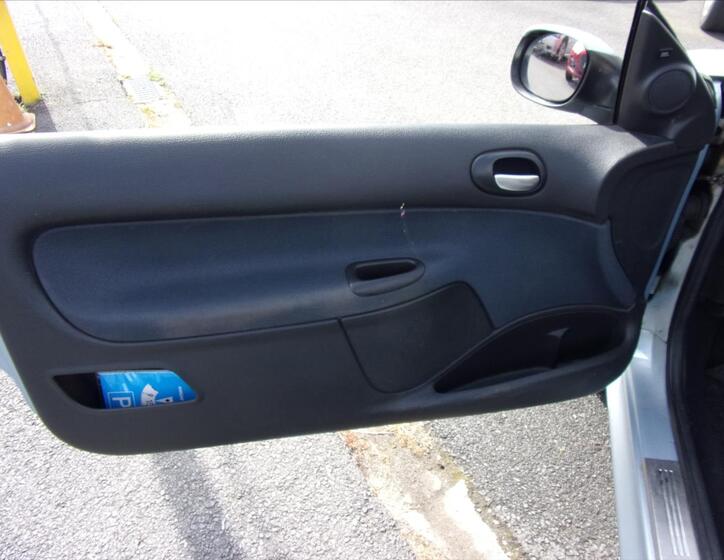 Peugeot 206 9
