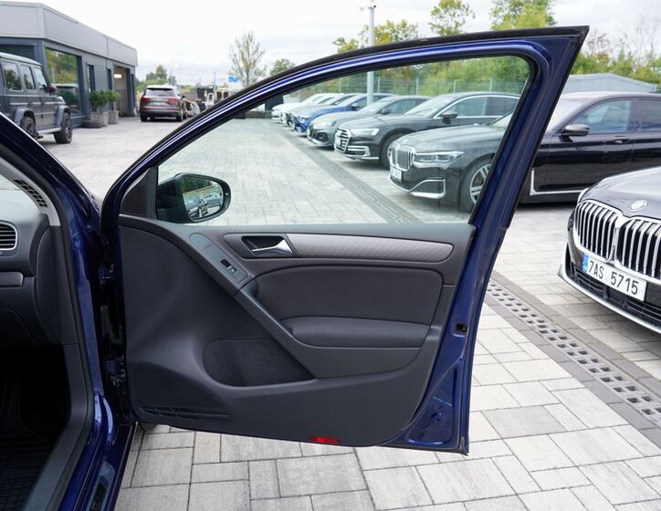 Volkswagen Golf 17