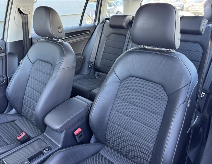 Volkswagen Golf 21