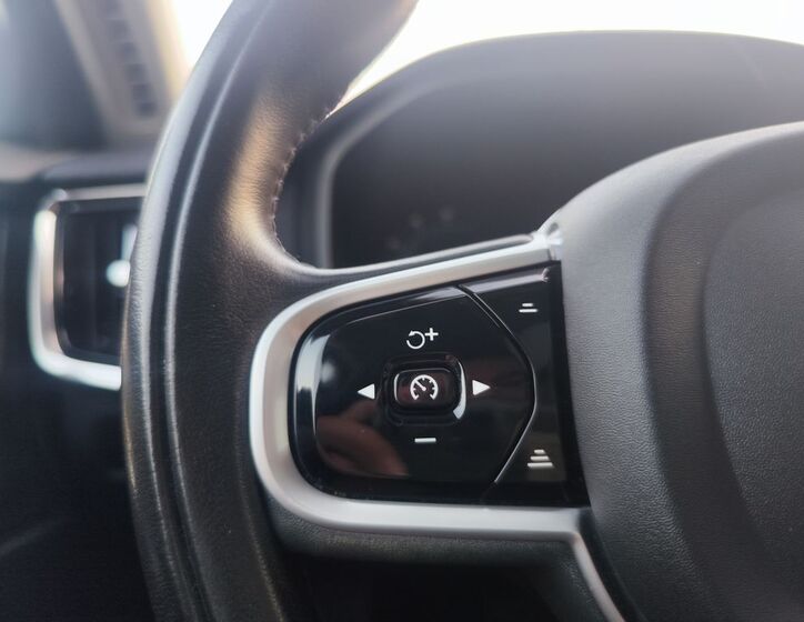 Volvo V90 28