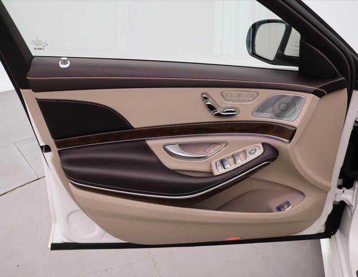 Mercedes-Benz Třídy S 12