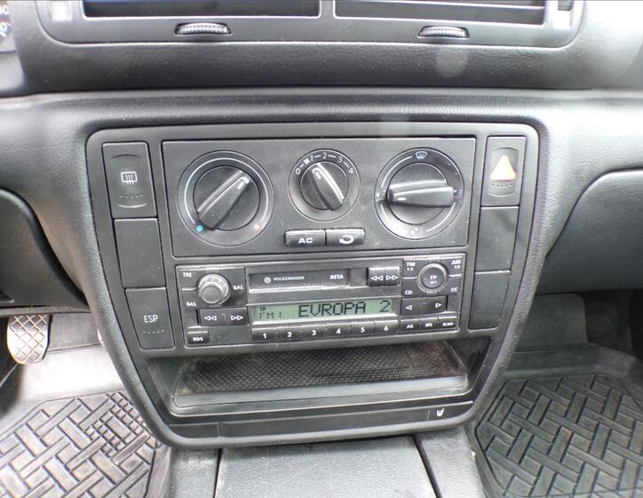 Volkswagen Passat 9