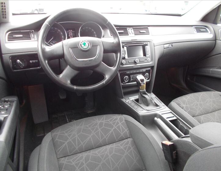 Škoda Superb 16