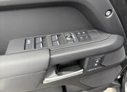 Land Rover Defender 14