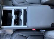 Land Rover Defender 29