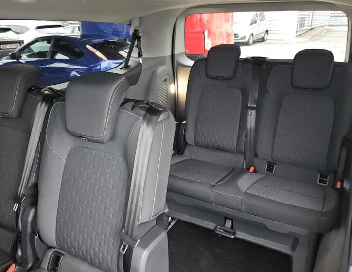 Ford Tourneo Custom 15