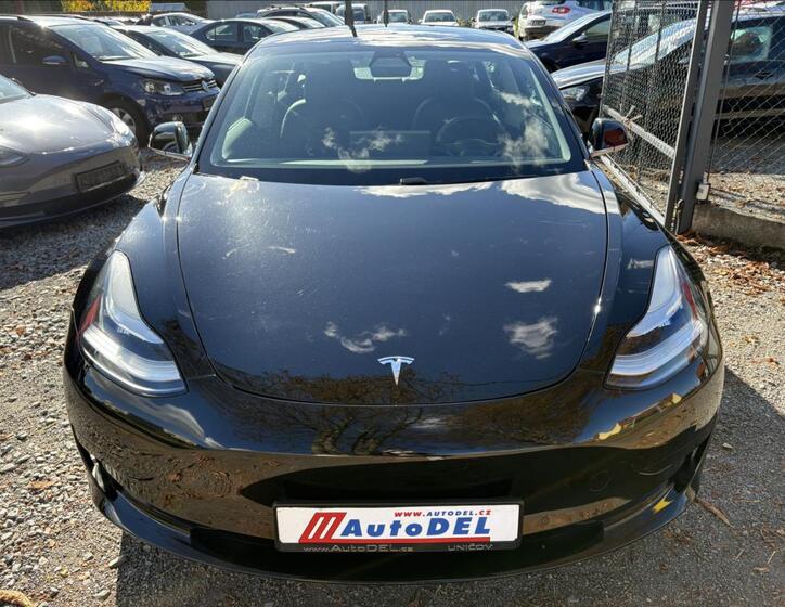 Tesla Model 3 11