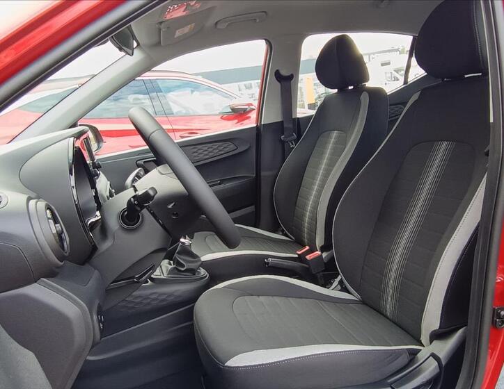 Hyundai i10 9