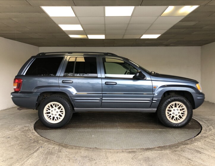 Jeep Grand Cherokee 8