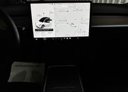 Tesla Model Y 17