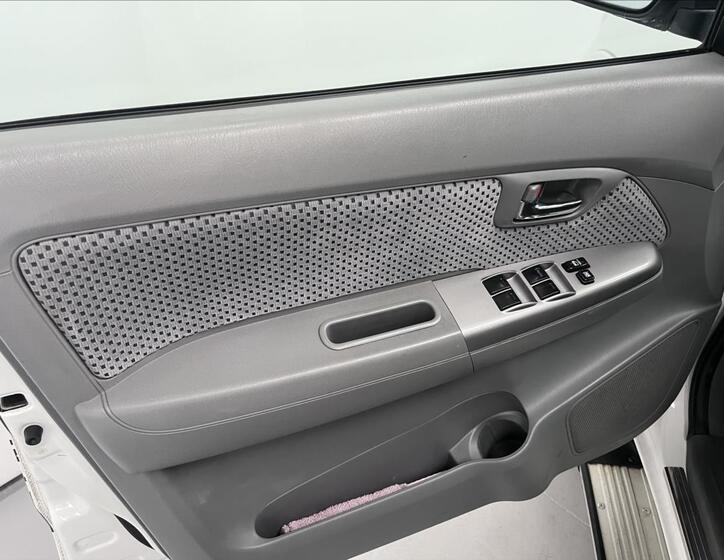 Toyota Hilux 17