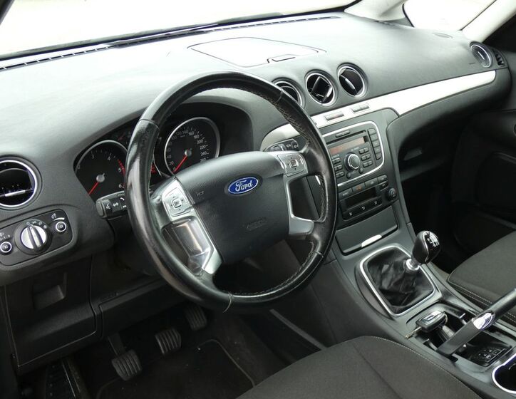 Ford Galaxy 22