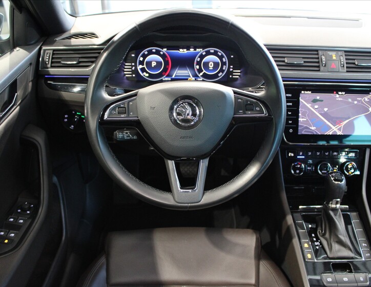 Škoda Superb 16