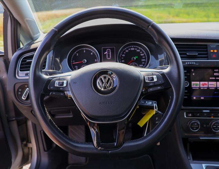 Volkswagen Golf 18
