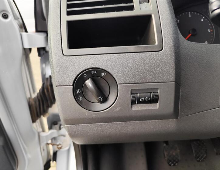 Volkswagen Caravelle 17