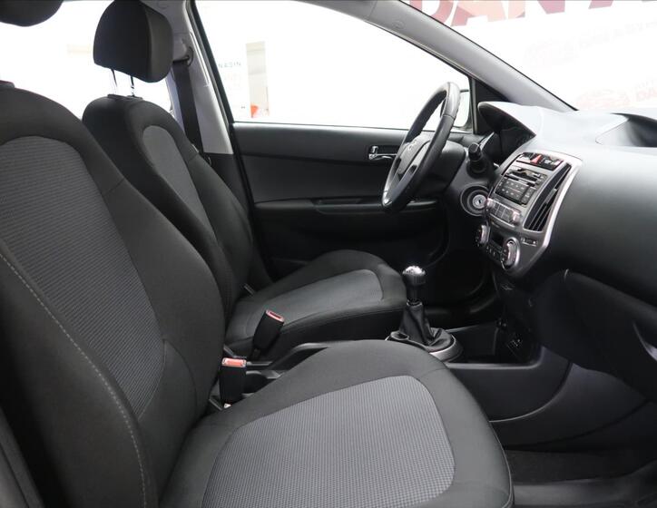 Hyundai i20 12