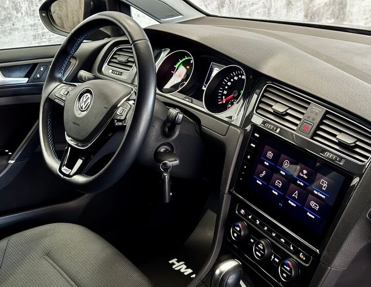 Volkswagen Golf 14