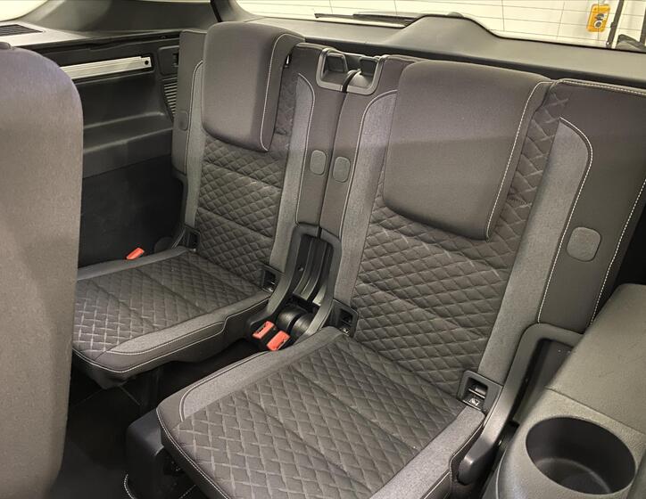 Volkswagen Touran 7