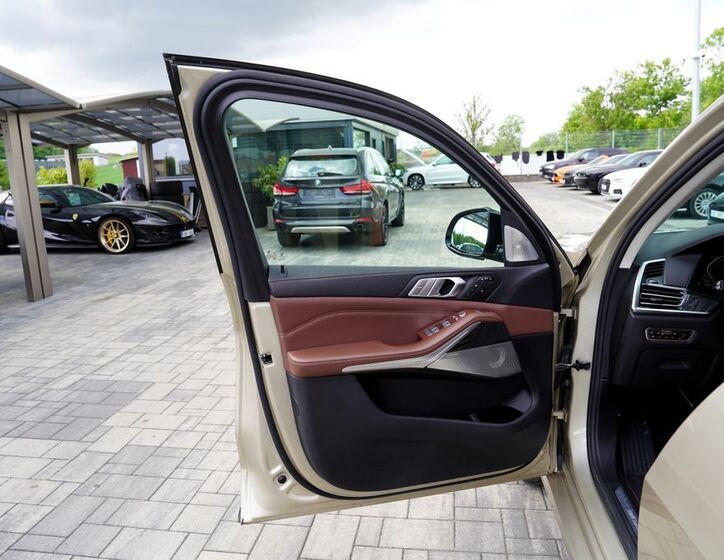 BMW X7 17