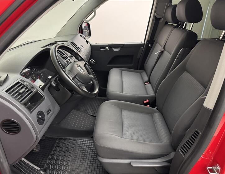 Volkswagen Caravelle 19