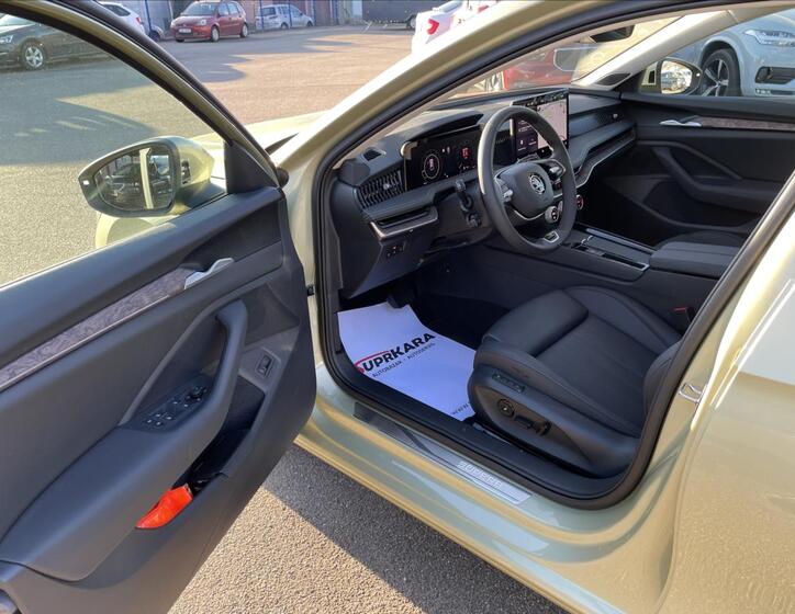 Škoda Superb 9