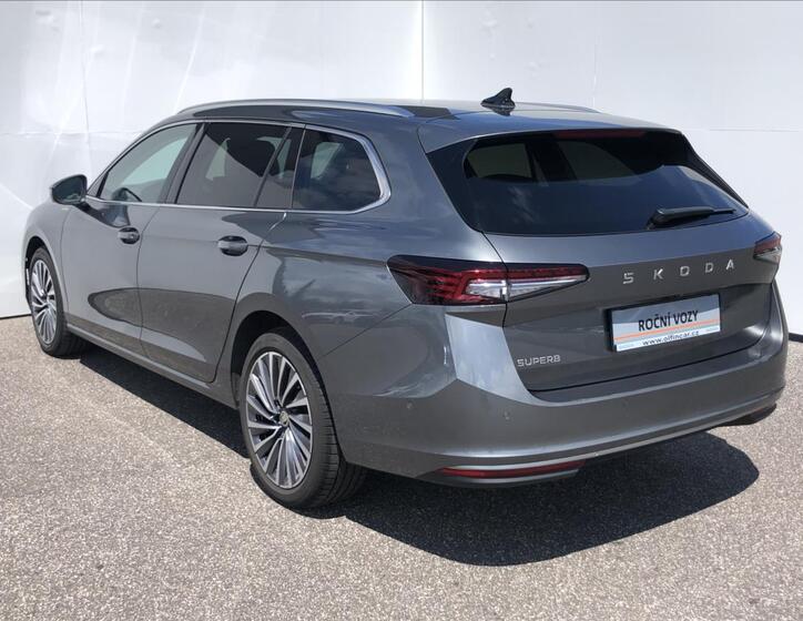 Škoda Superb 9