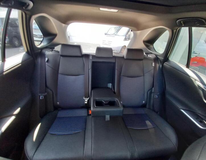 Toyota RAV4 11