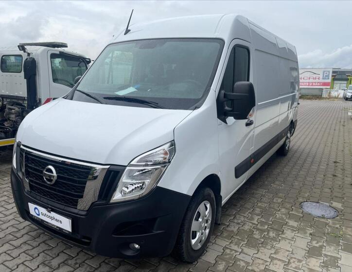 Nissan Interstar 1