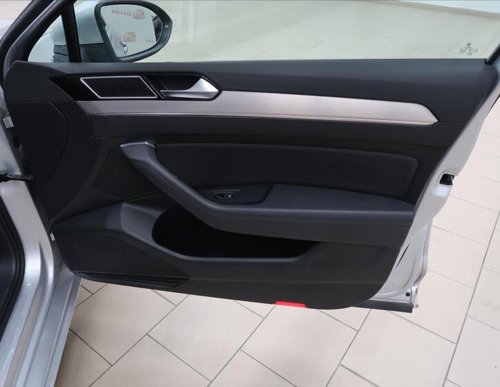 Volkswagen Passat 12