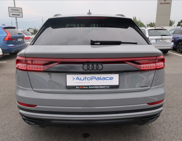 Audi Q8 7