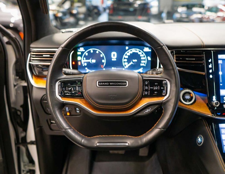 Jeep Grand Wagoneer 22