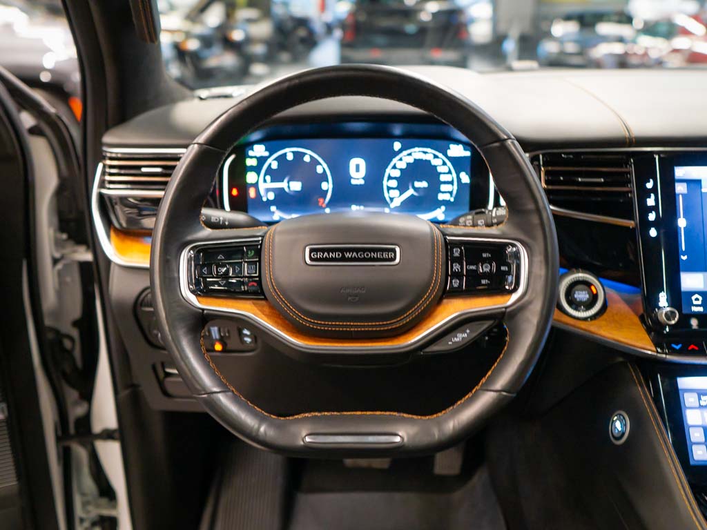 Jeep Grand Wagoneer
