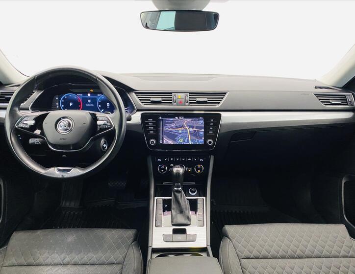 Škoda Superb 9