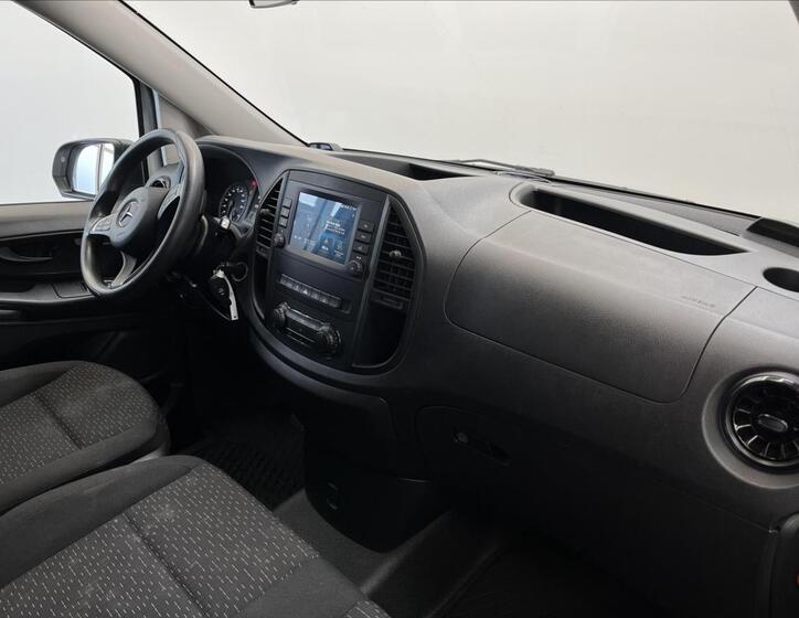 Mercedes-Benz Vito 13