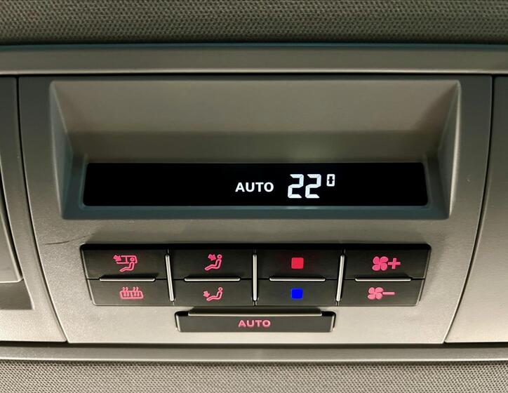 Volkswagen Caravelle 19